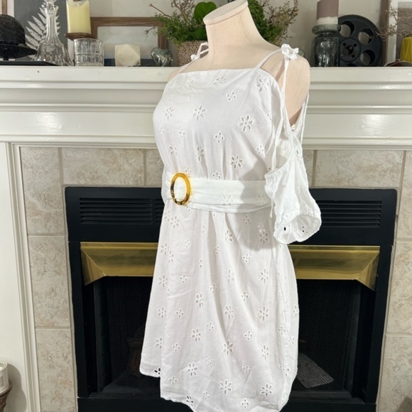 Missguided White Eyelet Mini Belted Dress with Edge Attached Shirt Sleeves - Picture 6 of 14